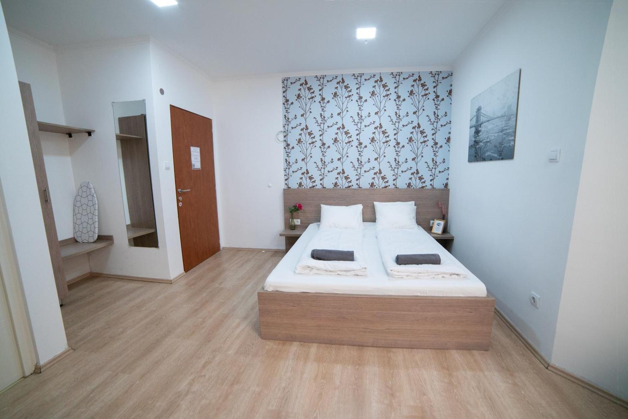 Seasons Apartment *